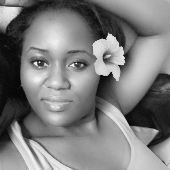 Meet your Posher, Clodine - Picture 1 of 3